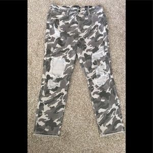 New w/Tags crop jeans by FashionNova - size 13